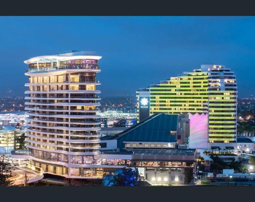 Luxury Wave Broadbeach 2302 Gold Coast