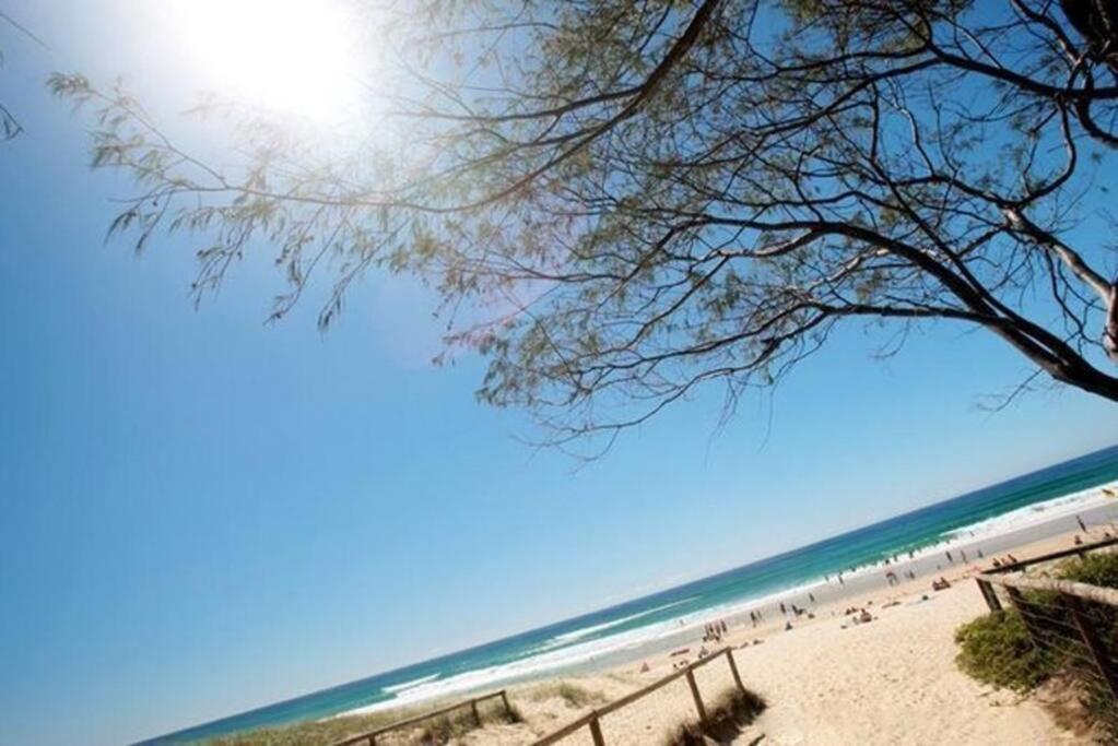 Luxury Wave Broadbeach 2302 Apartment