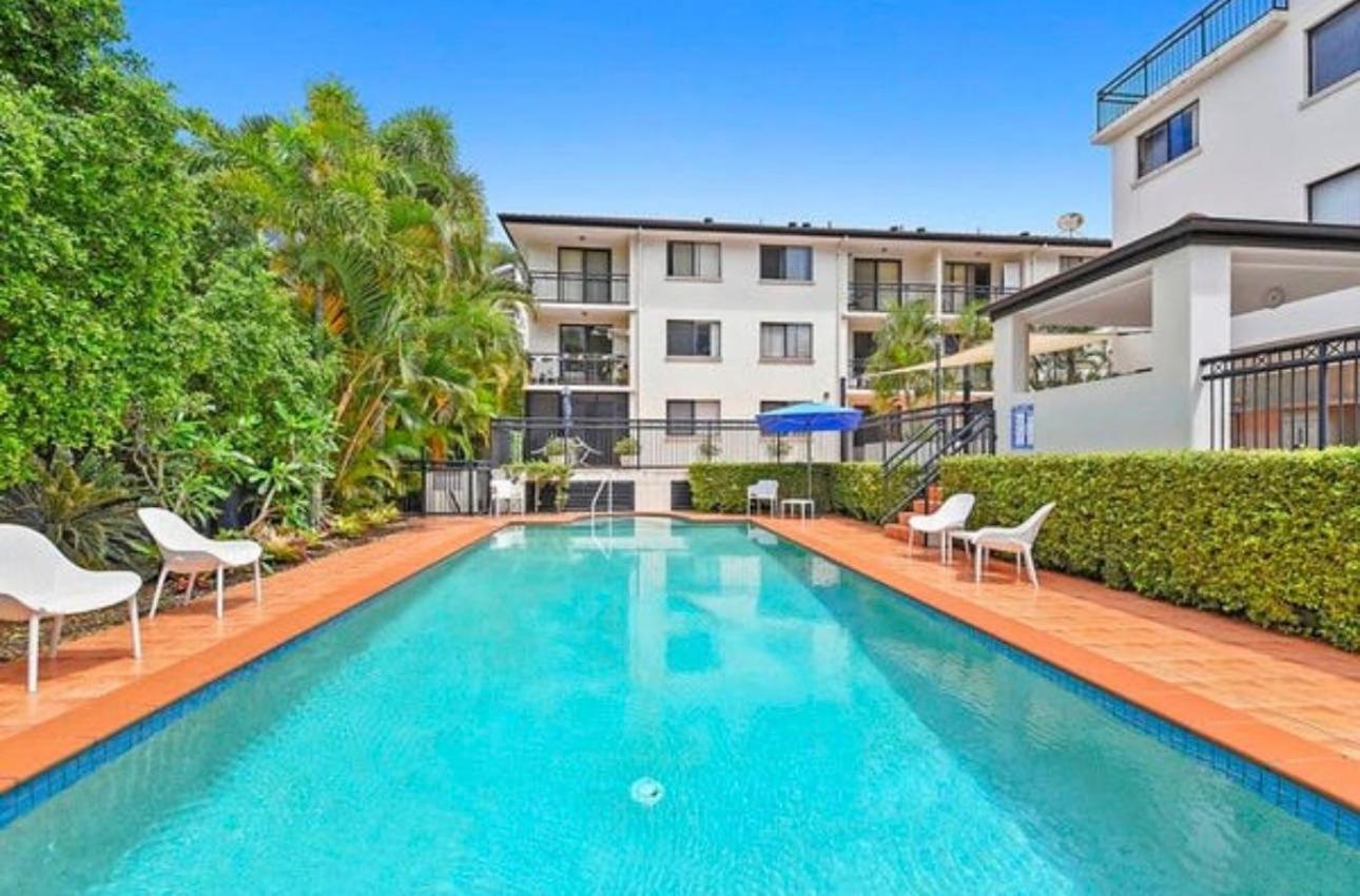 Southport Ocean Breeze Retreat With 2 Parking Apartment Gold Coast