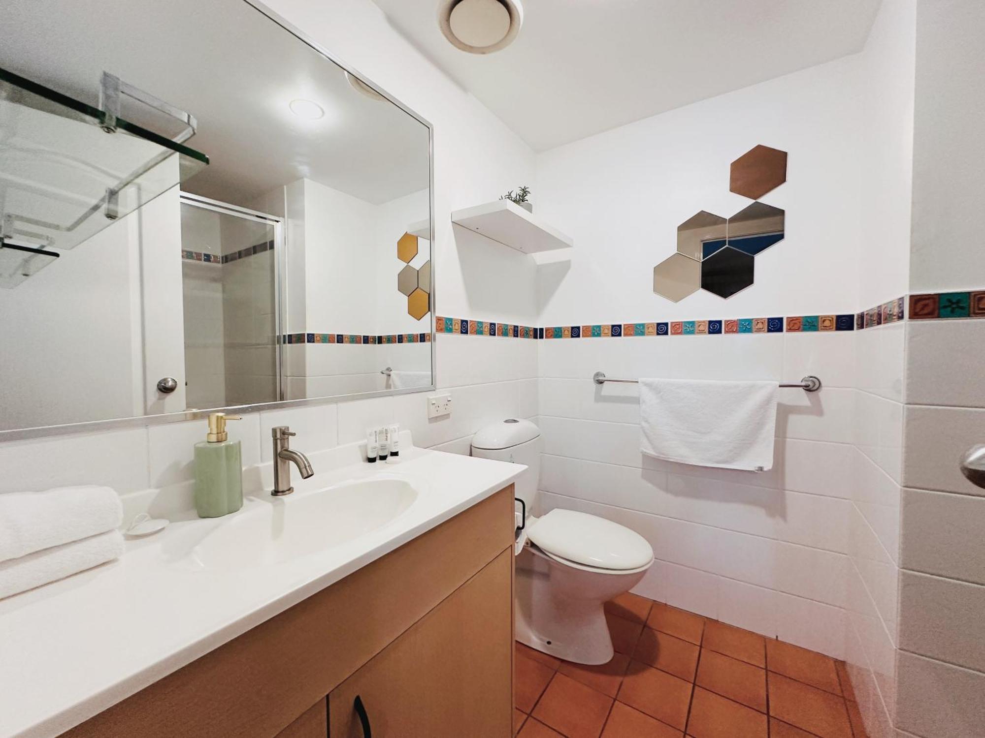 Apartment Southport Ocean Breeze Retreat With 2 Parking
