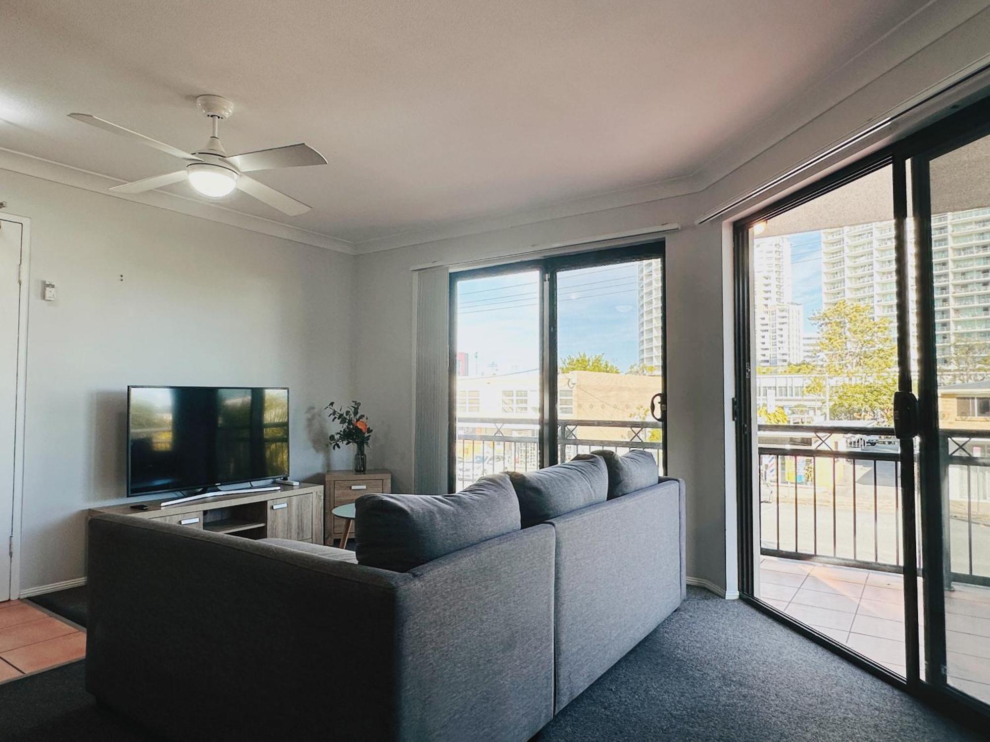 Southport Ocean Breeze Retreat With 2 Parking *