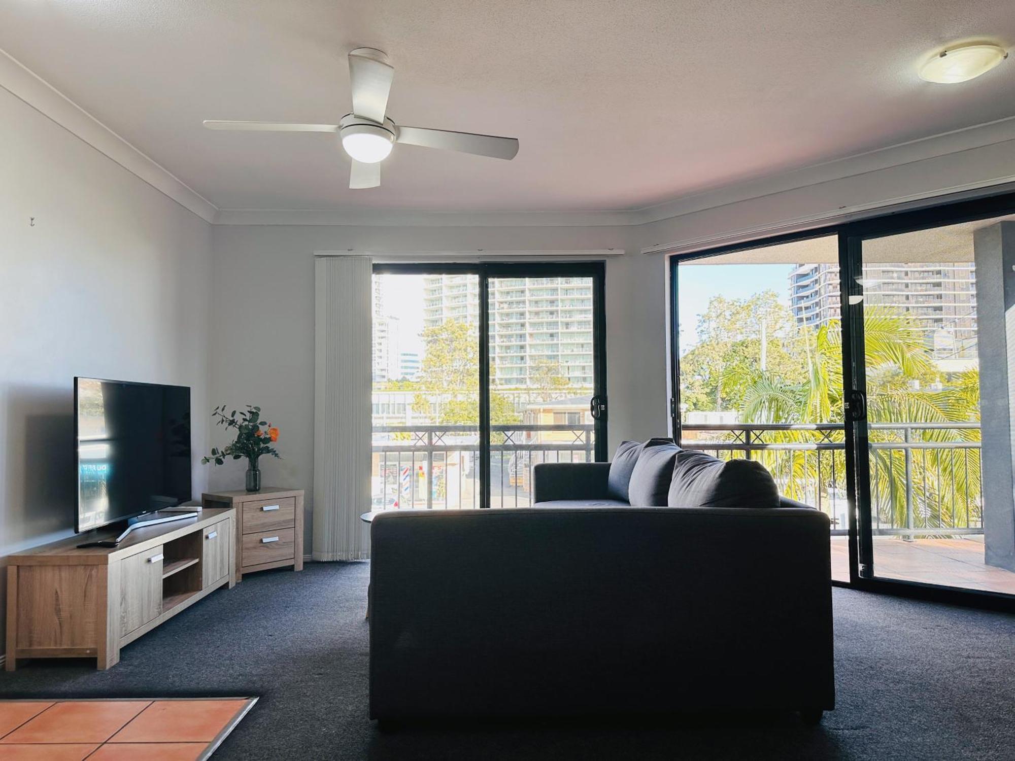 Apartment Southport Ocean Breeze Retreat With 2 Parking *