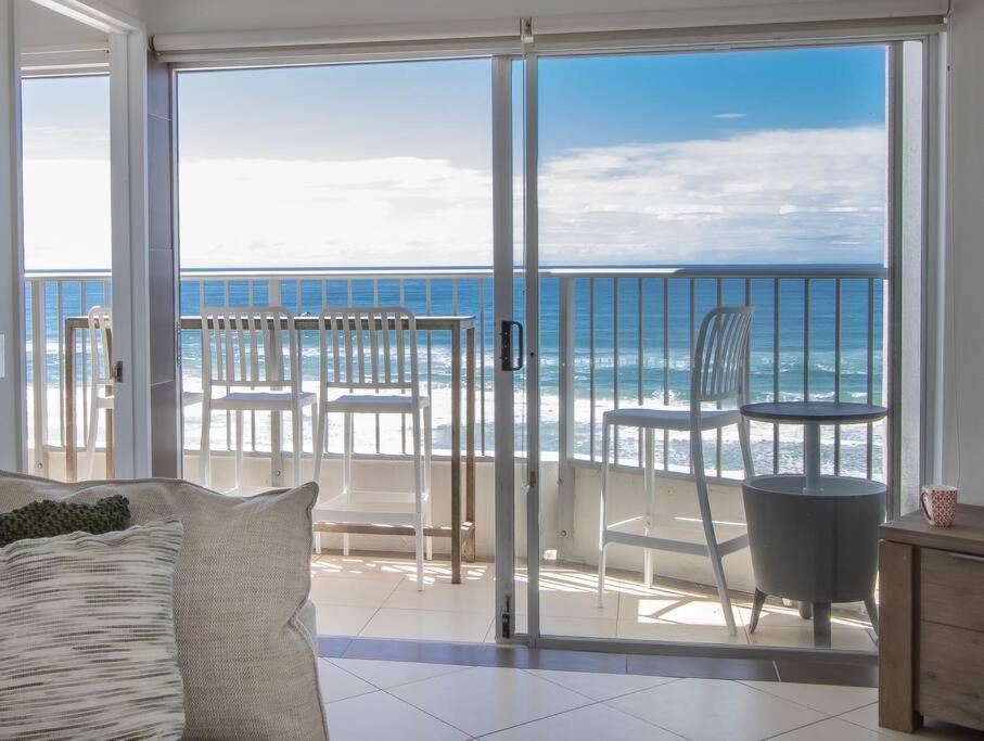 Apartment Absolute Beachfront In Paradise