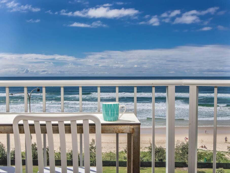 Absolute Beachfront In Paradise Apartment Gold Coast