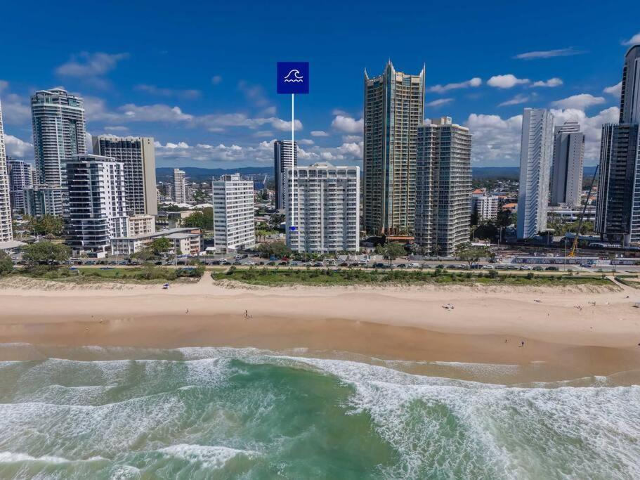 Absolute Beachfront In Paradise Apartment