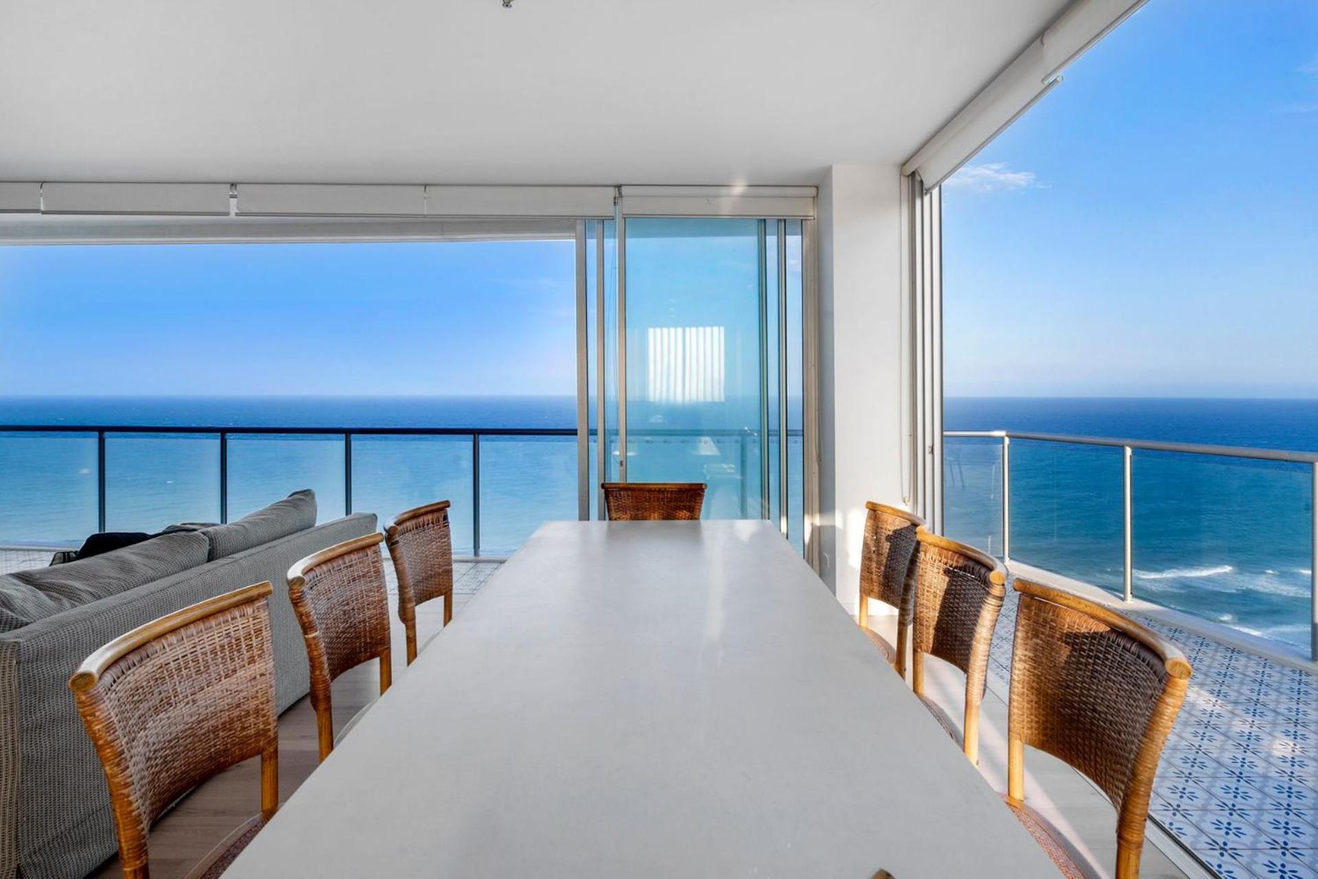 Air On Broadbeach 2 Level Private - Coasthm Apartment Gold Coast