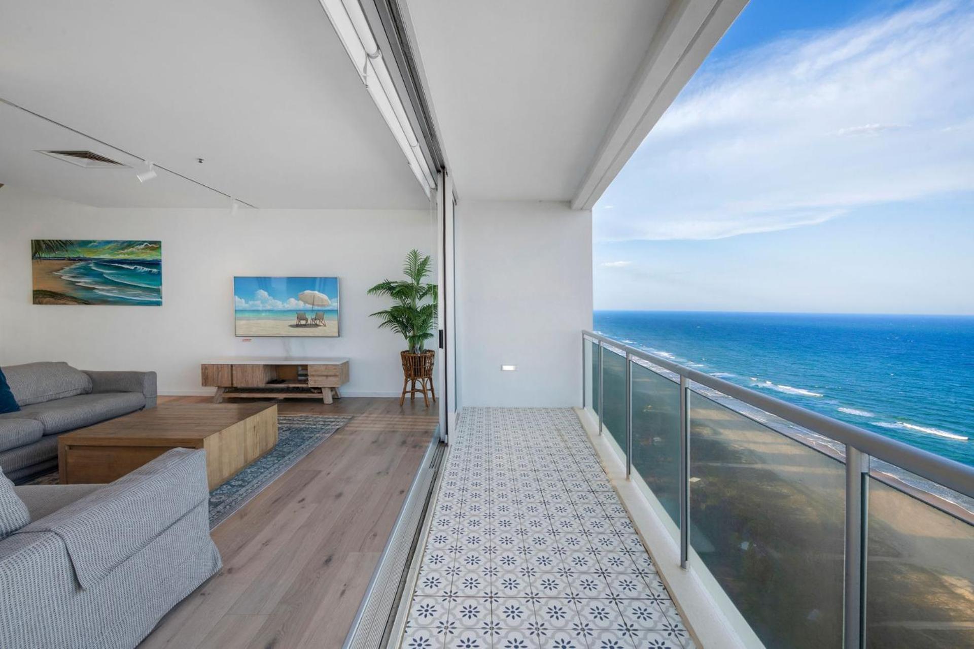 Air On Broadbeach 2 Level Private - Coasthm Apartment