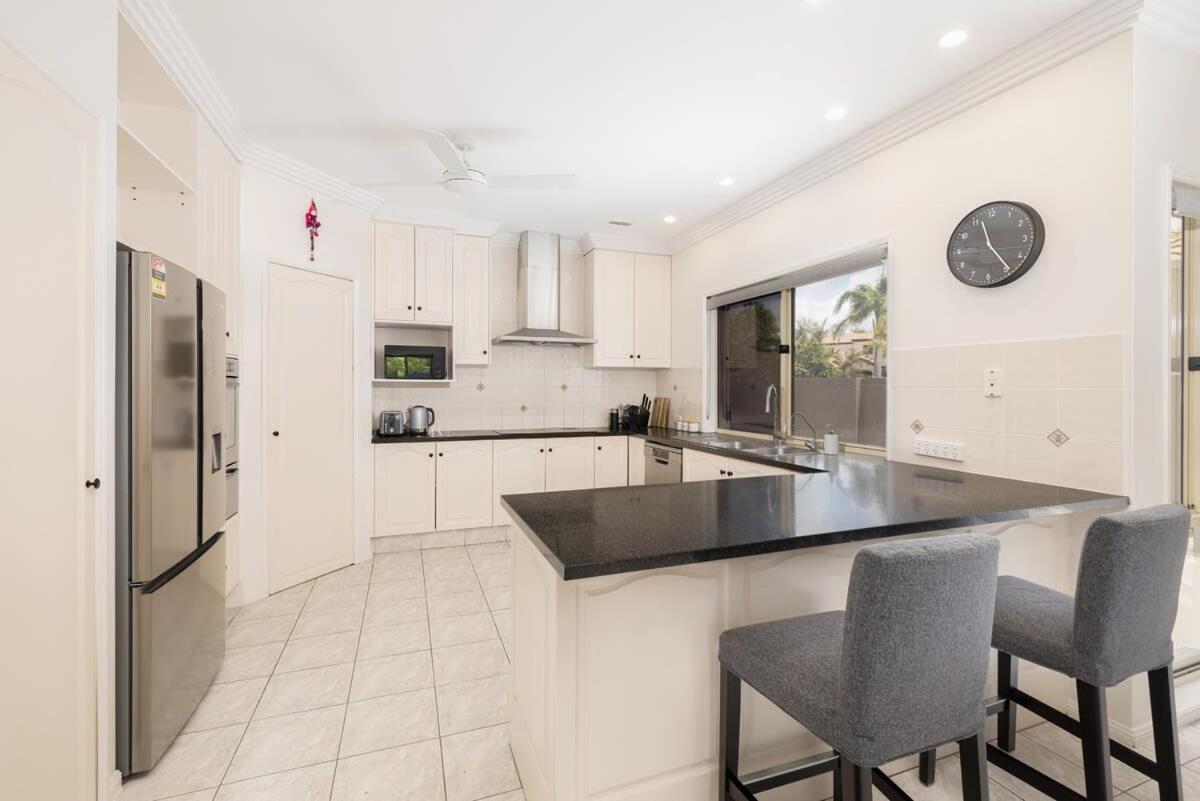 Holiday home Pool Sauna Cinema Office 4br Spacious House Gold Coast