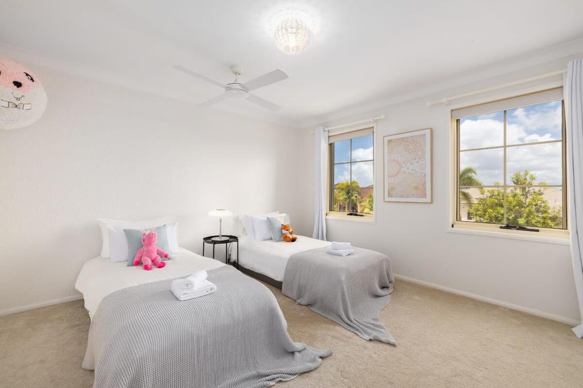 Pool Sauna Cinema Office 4br Spacious House Holiday home