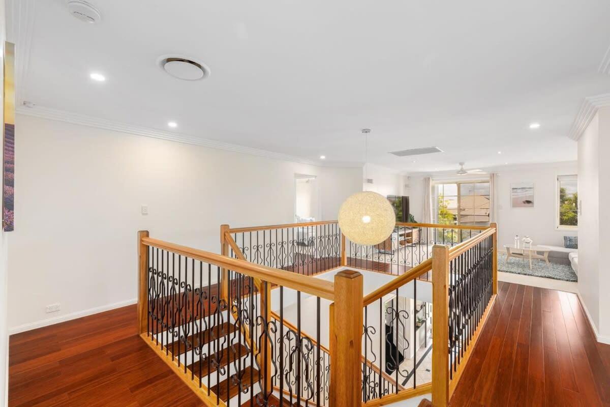 Pool Sauna Cinema Office 4br Spacious House Holiday home Gold Coast