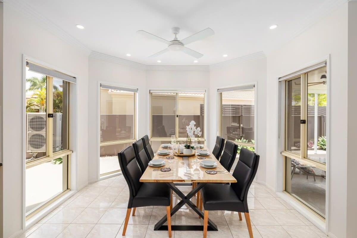 Pool Sauna Cinema Office 4br Spacious House Holiday home Gold Coast