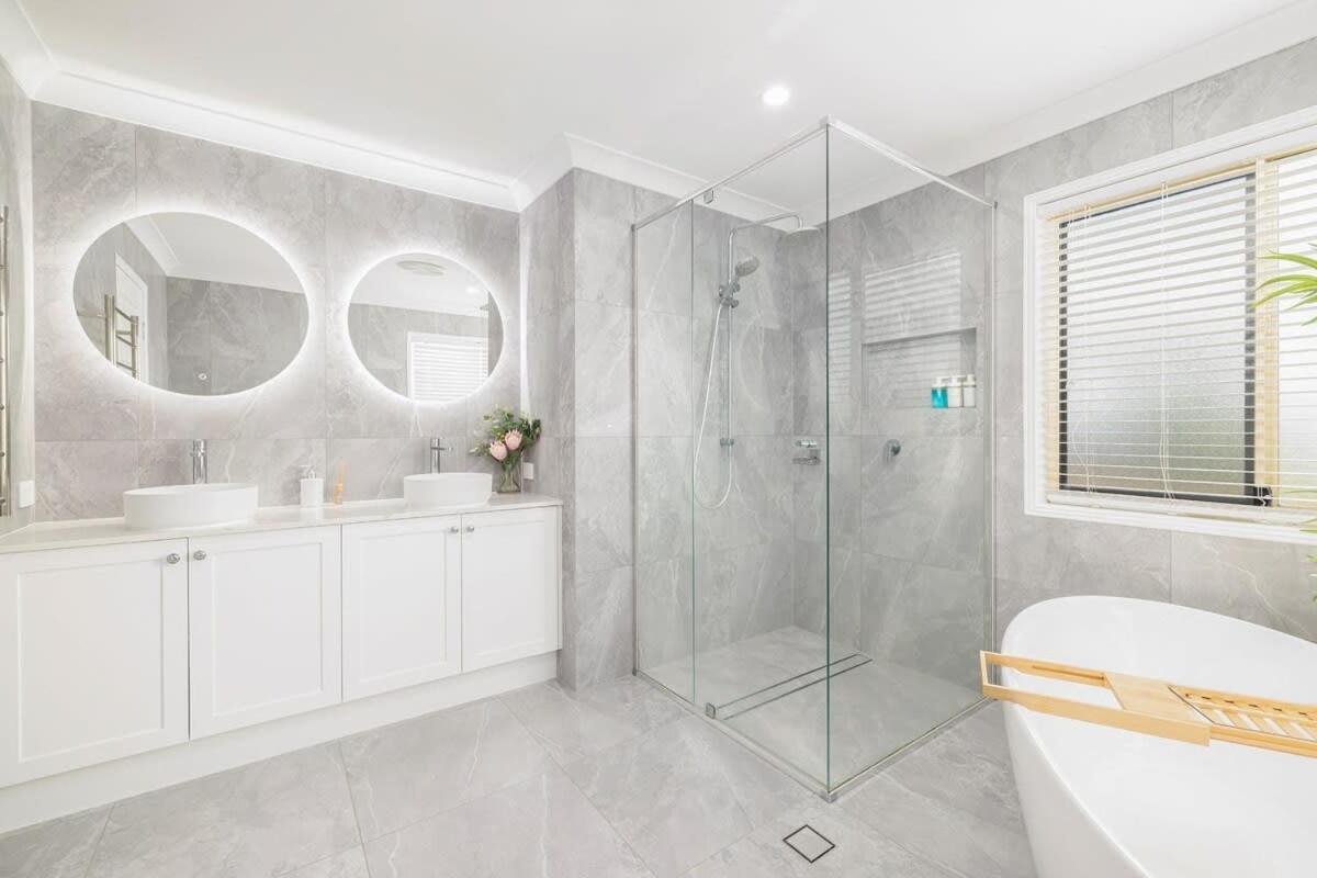 Pool Sauna Cinema Office 4br Spacious House