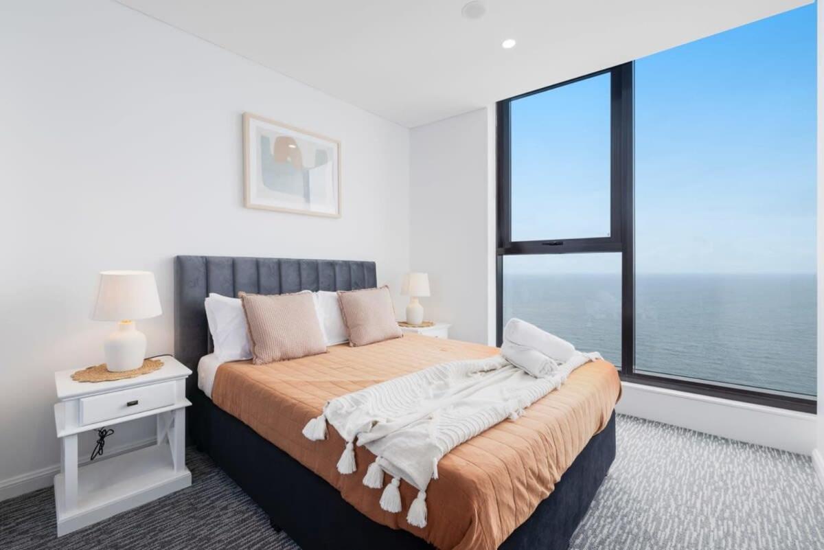 Apartment Just A Stone's Throw To The Brand New 2br