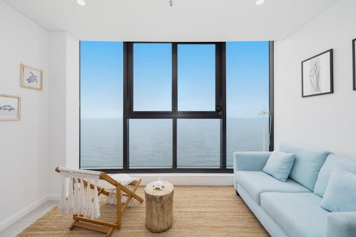 Just A Stone's Throw To The Brand New 2br * Gold Coast