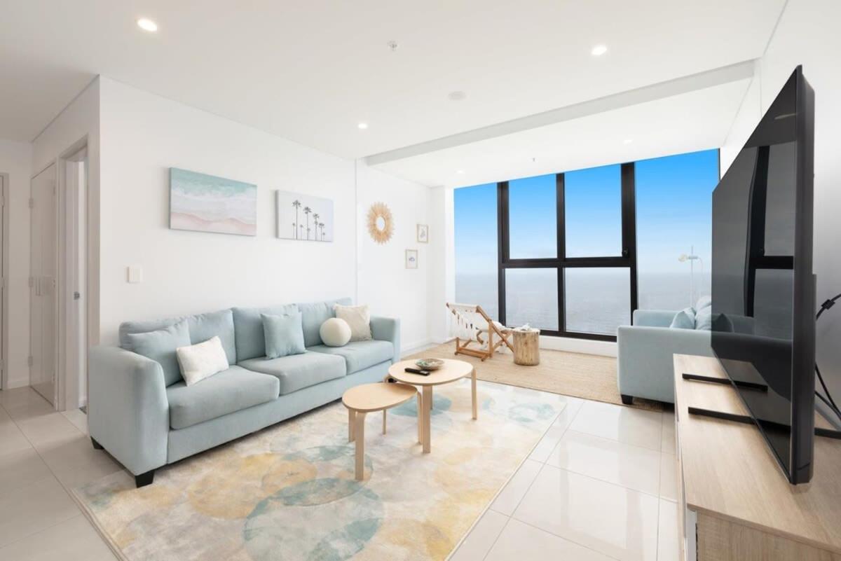 Apartment Just A Stone's Throw To The Brand New 2br *
