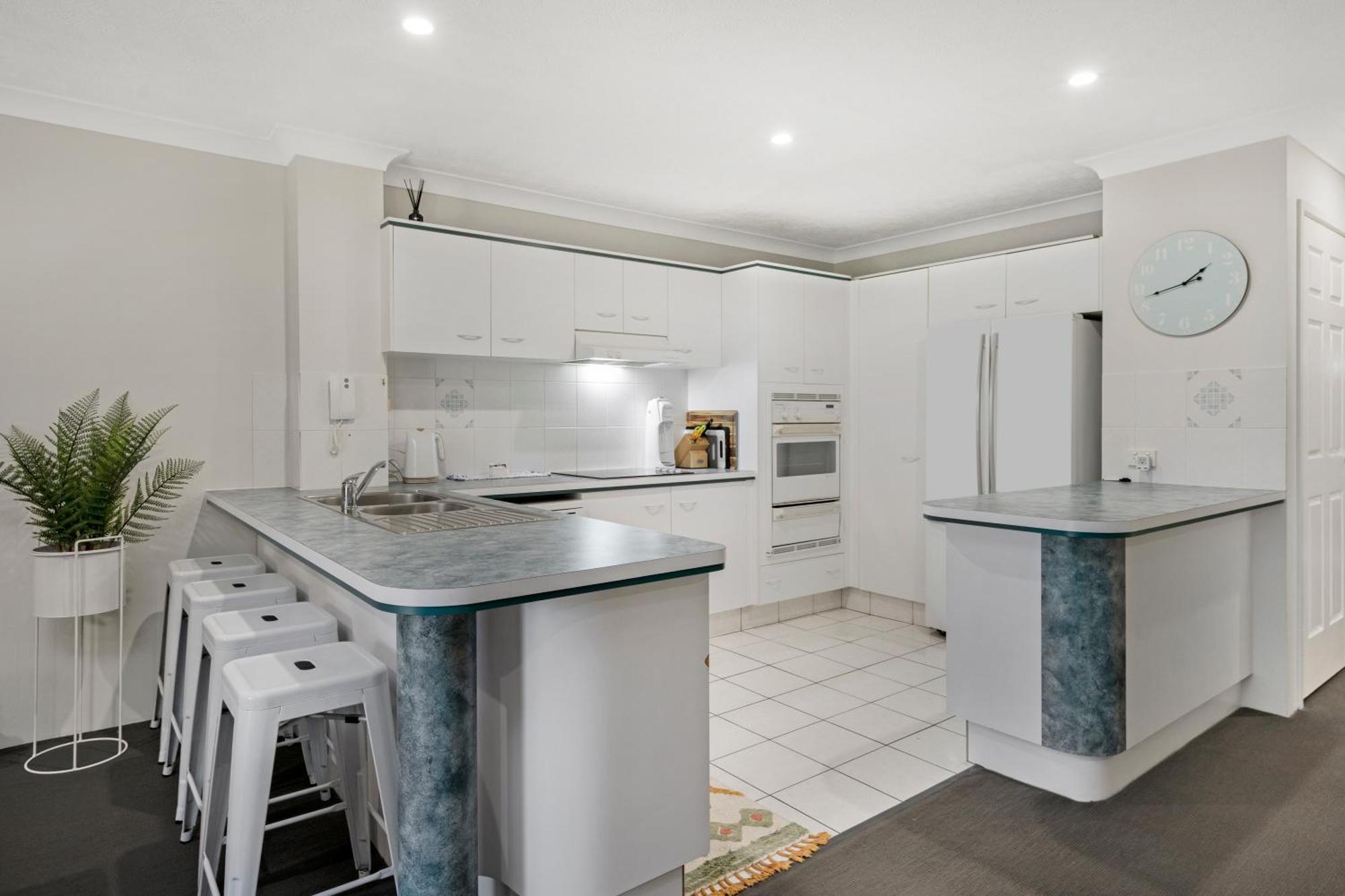 Apartment Burleigh's Kept Secret *