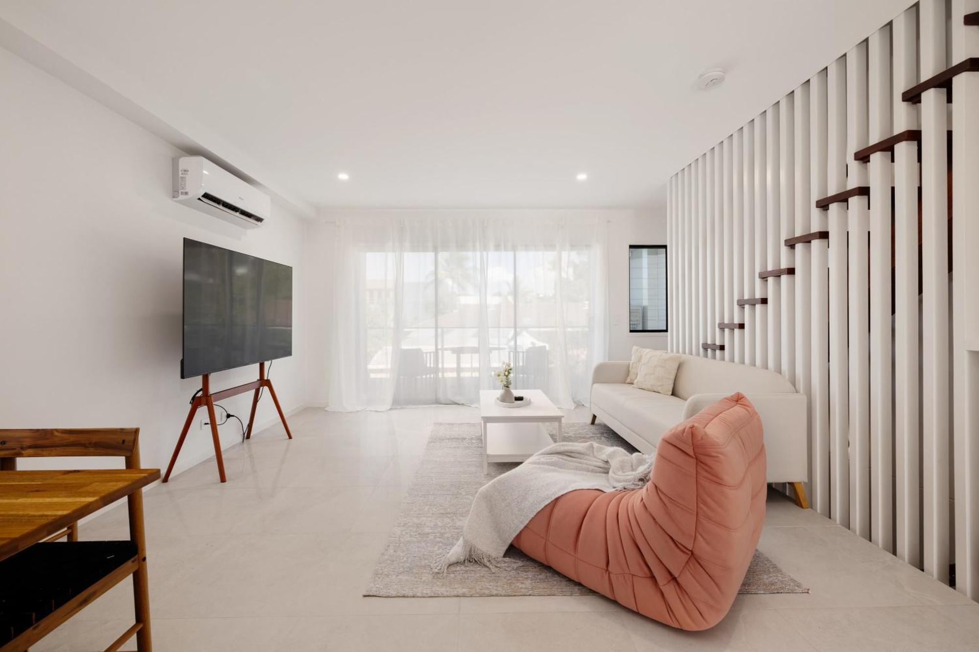 Netflix Brand New 4br Fast Nbn Ac Free Parking Holiday home