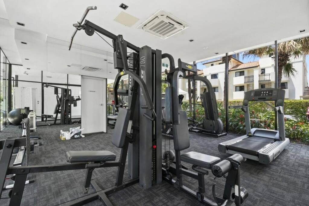 Apartment Luxury Broadbeach With Ocean Views *