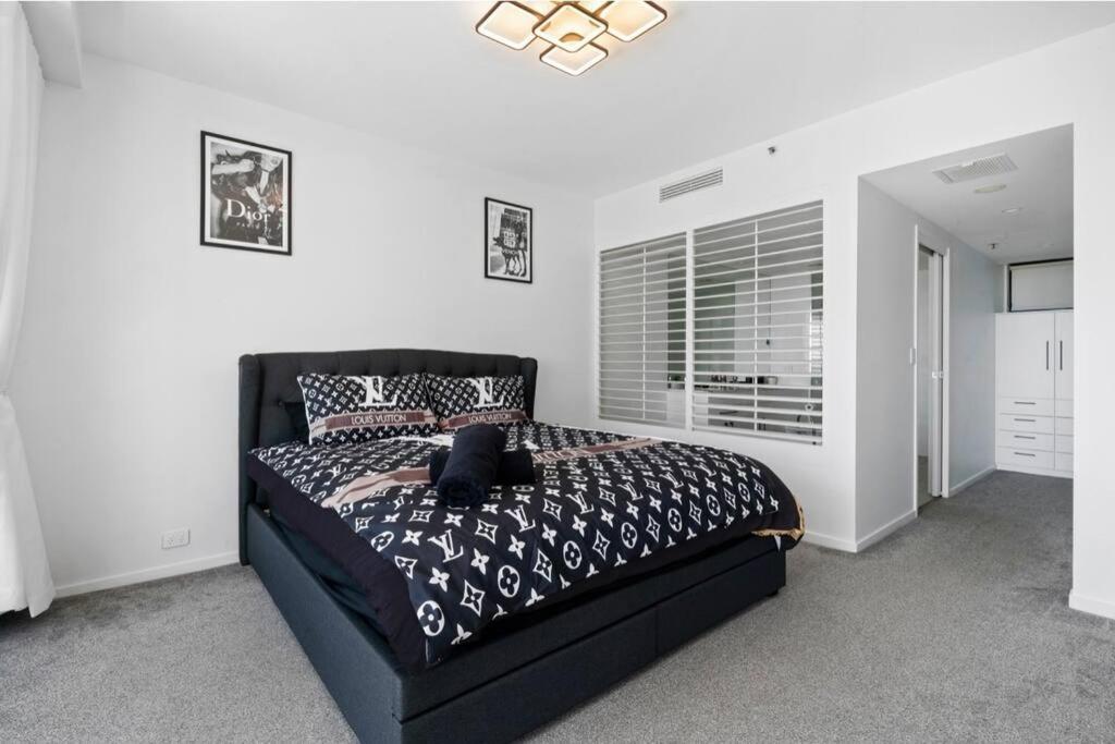 Luxury Broadbeach With Ocean Views *