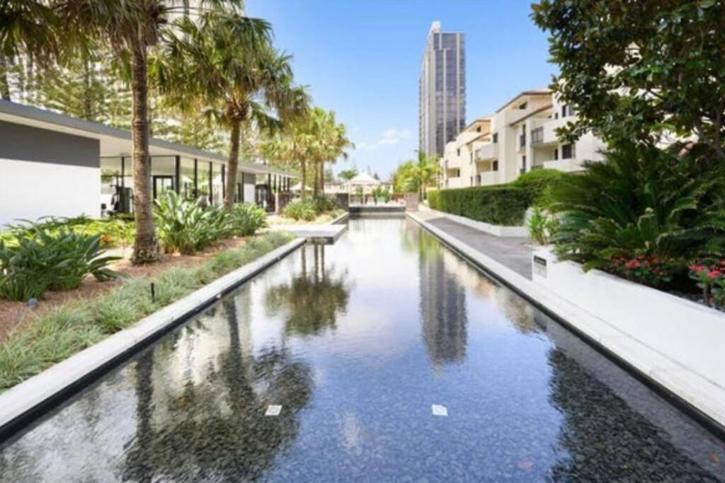 Luxury Broadbeach With Ocean Views Apartment