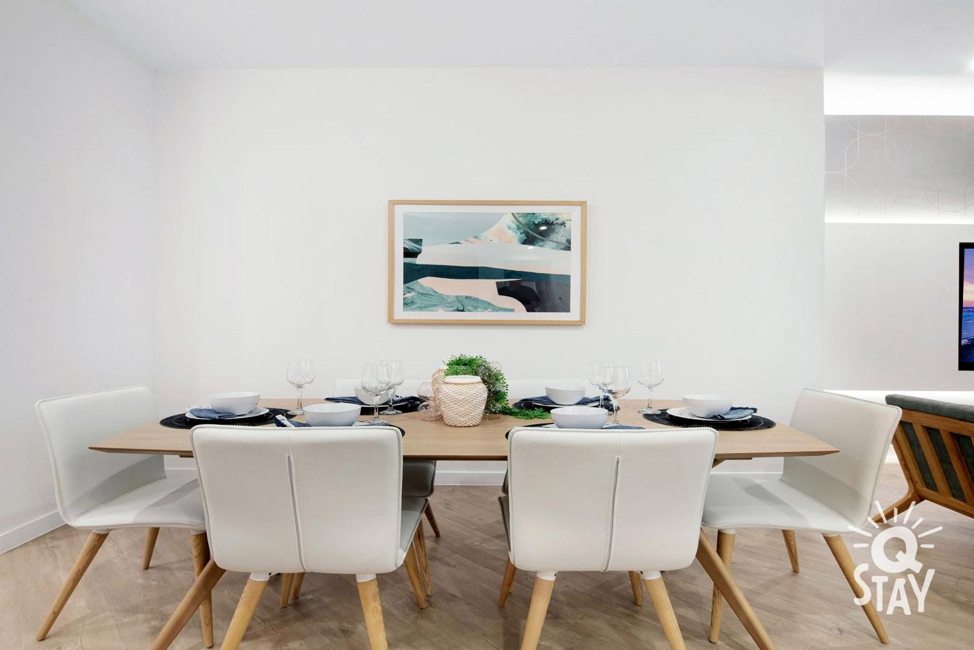 Apartment Chevron Renaissance Surfers Paradise Mid Week Madness Deal - Q