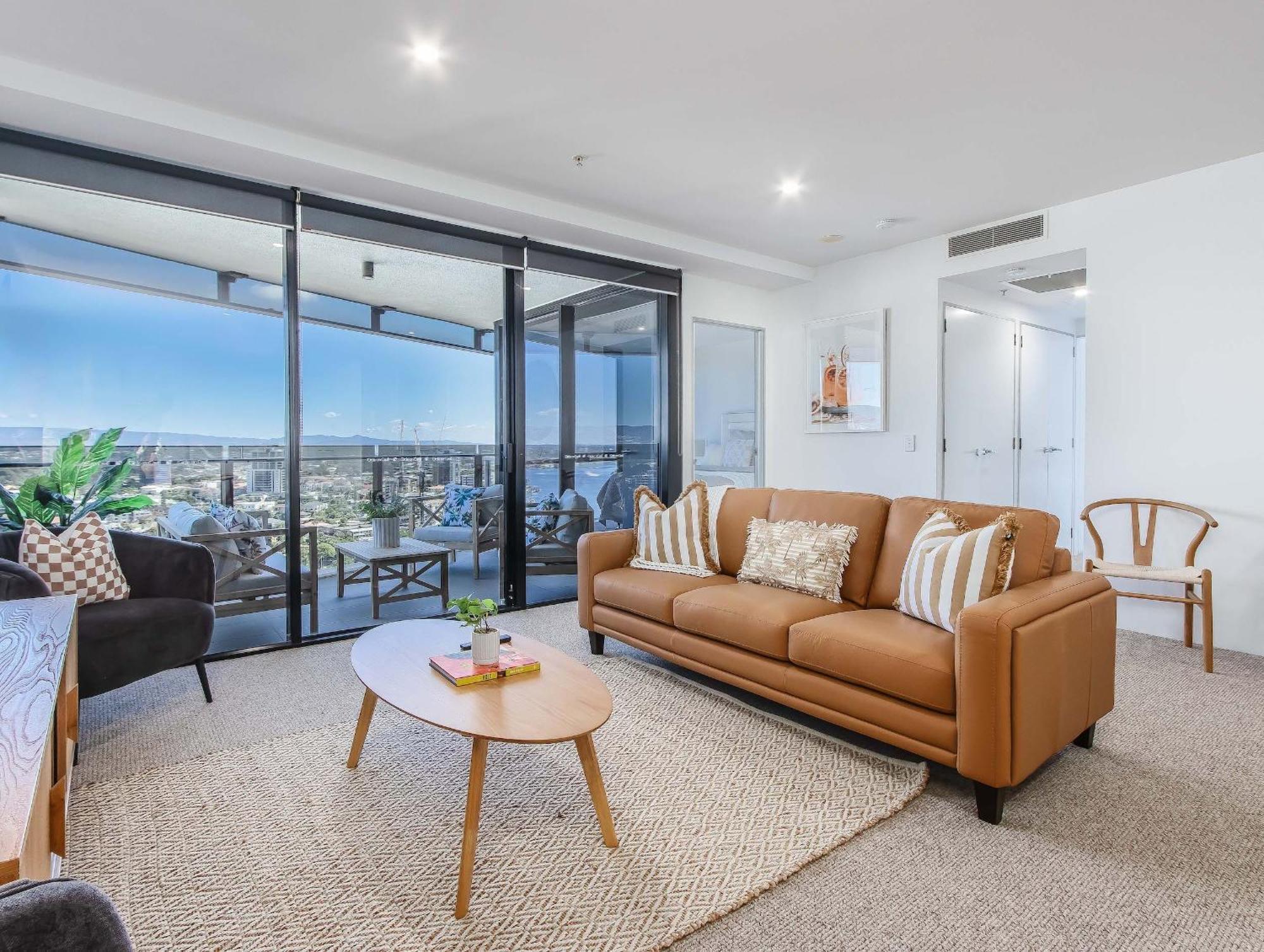 Circle On Cavill - Hosted By Coastal Letting