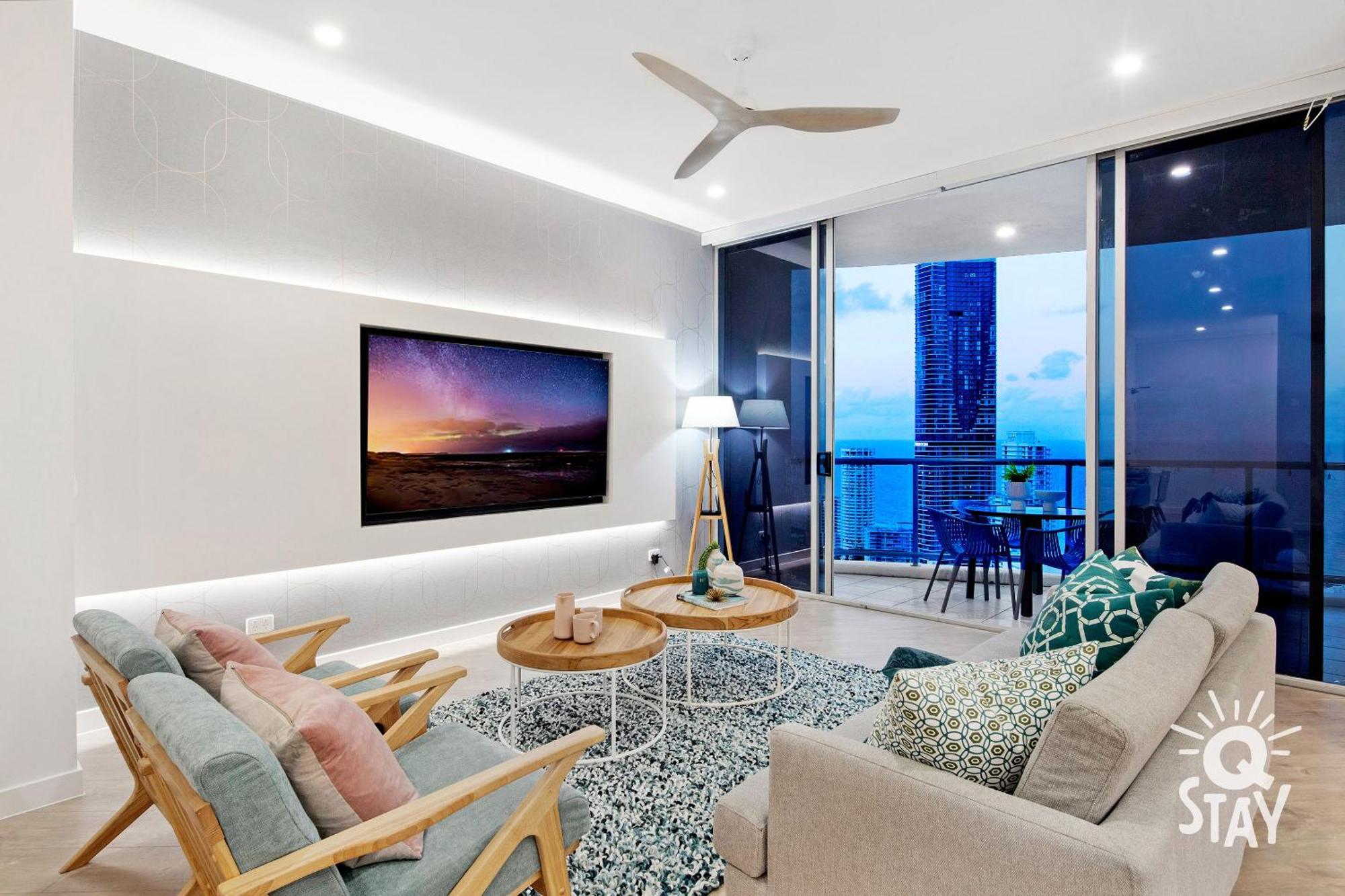 Apartment Chevron Renaissance Surfers Paradise Mid Week Madness Deal - Q *