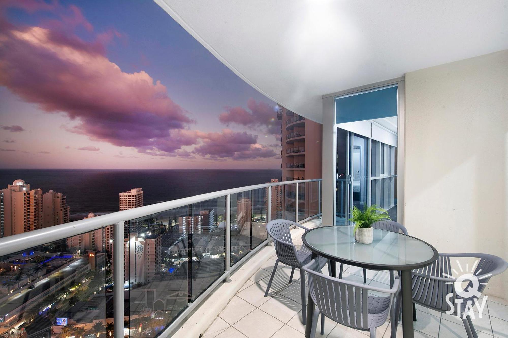 Chevron Renaissance Surfers Paradise Mid Week Madness Deal - Q