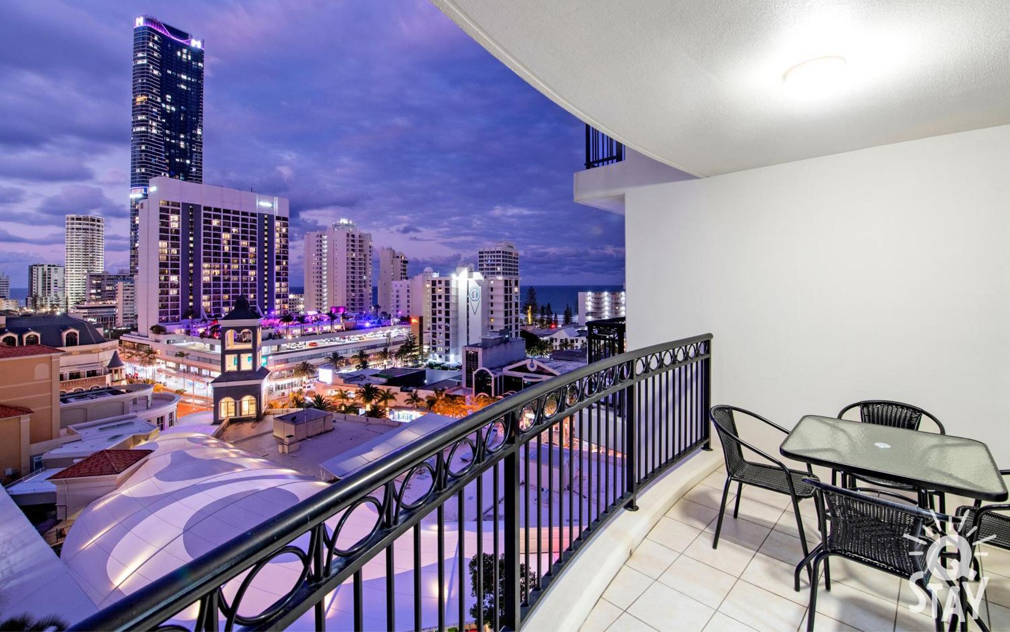 Apartment Chevron Renaissance Surfers Paradise Mid Week Madness Deal - Q *