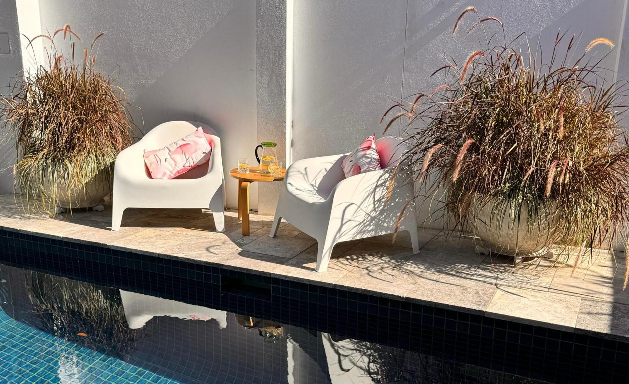 Gold Coast-miami Mid-century With Pool