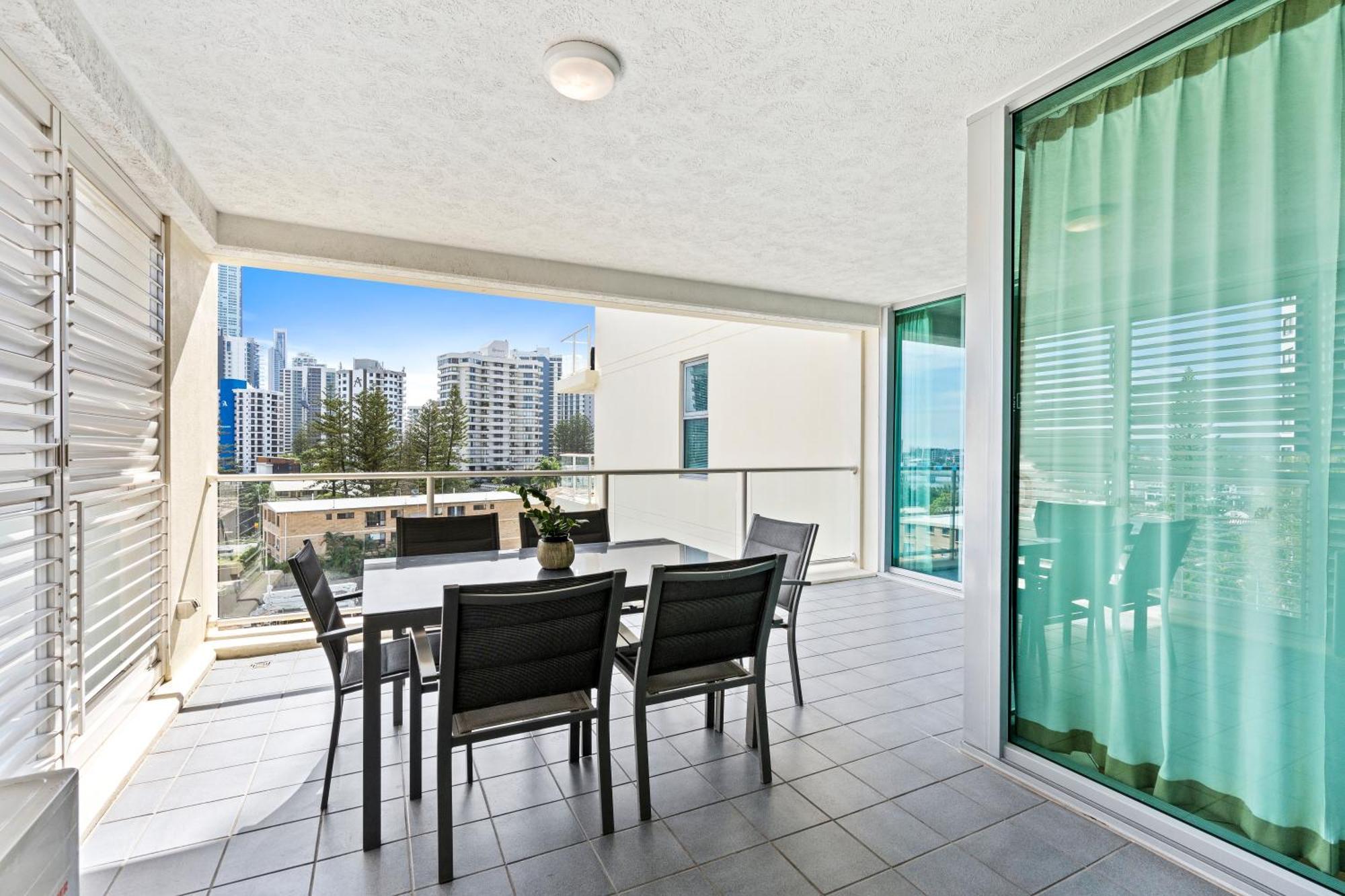 Apartment Wings Luxury Netflix *