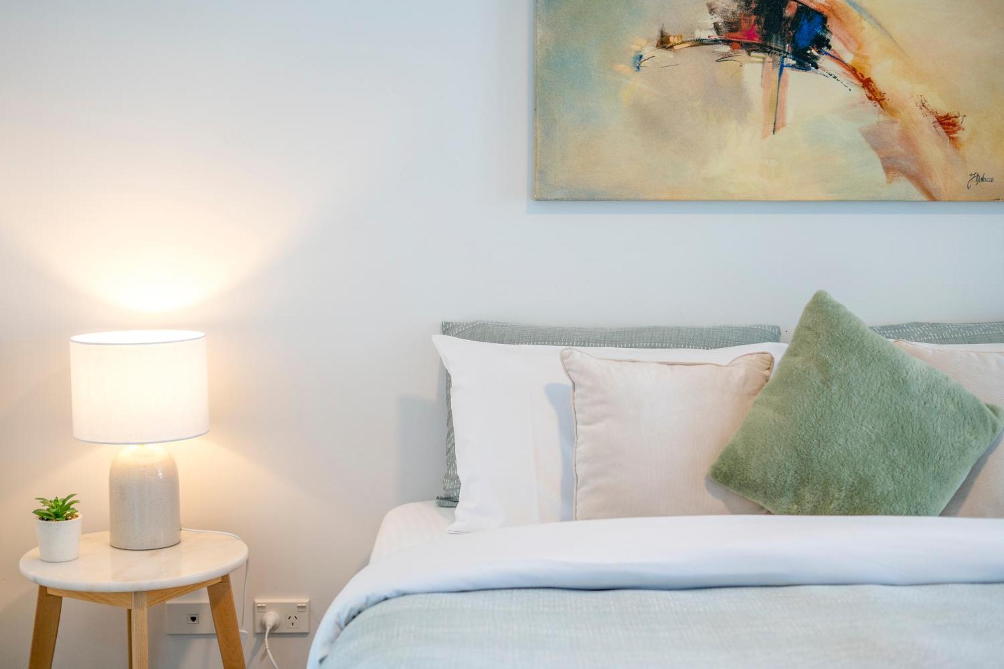 Apartment Wings Luxury Netflix Gold Coast