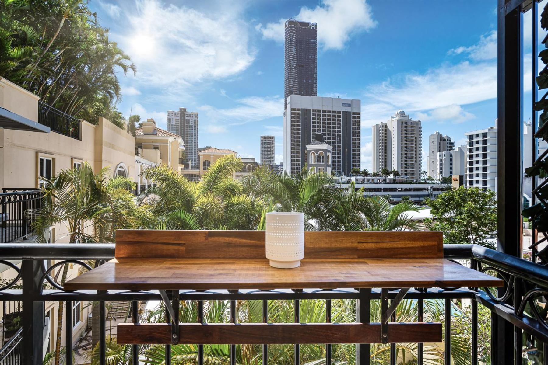 'the Ocean Breeze Getaway' By Paradise Gold Coast