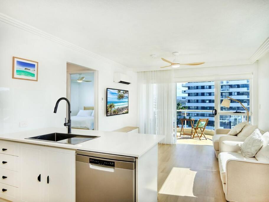 Palm Renovated 1 Bedroom Gold Coast