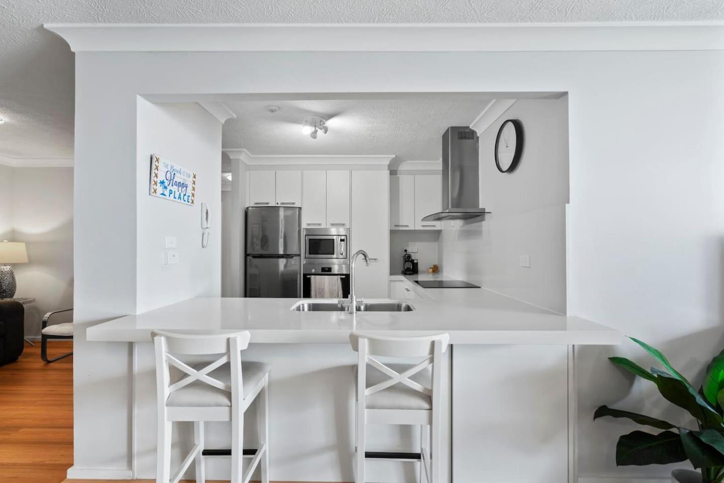 'coastal Cool' Penthouse Paradise And Ocean Outlooks Gold Coast