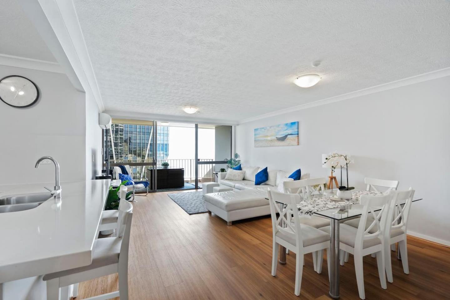 'coastal Cool' Penthouse Paradise And Ocean Outlooks