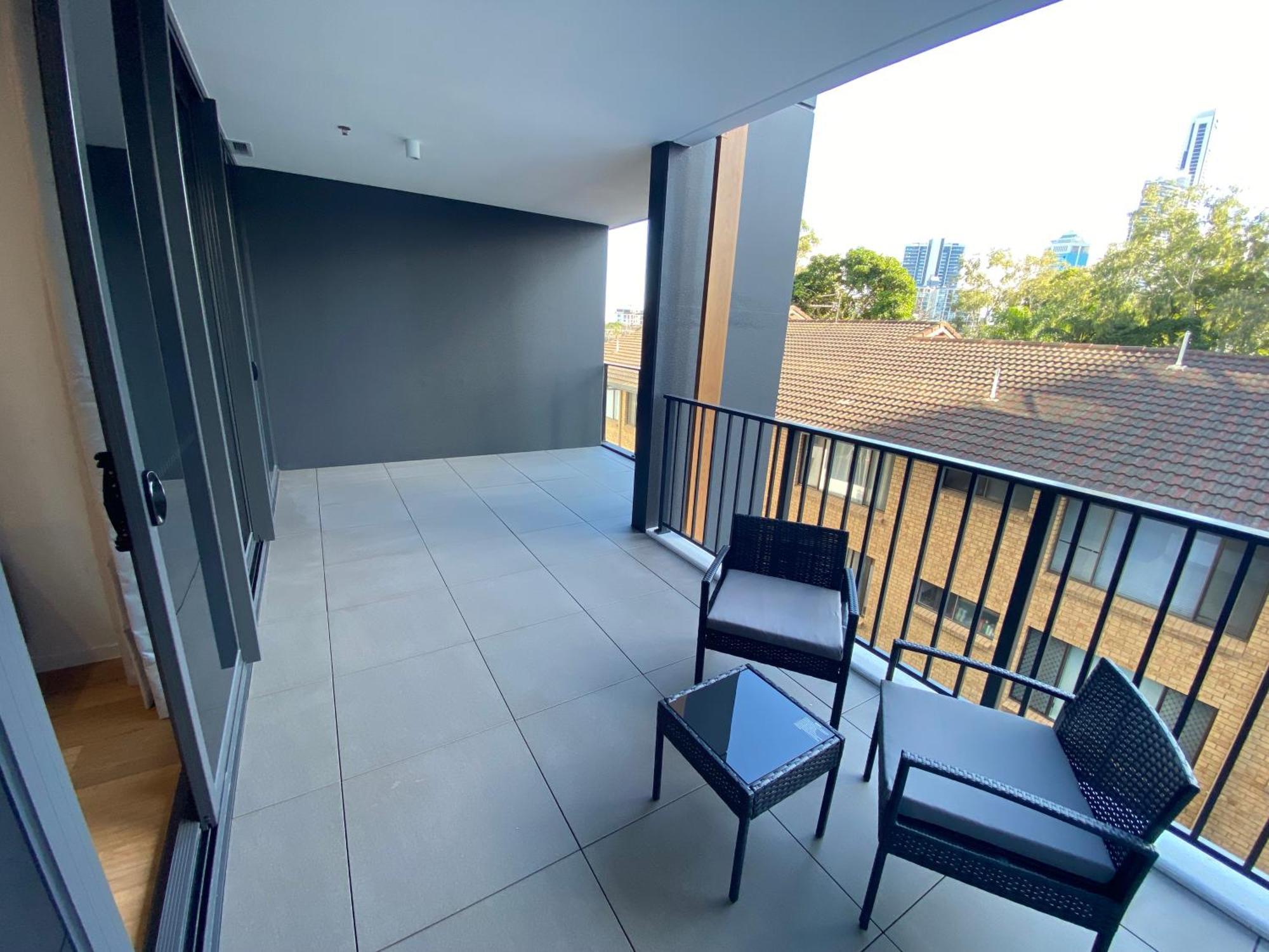 Apartment Riverside In *