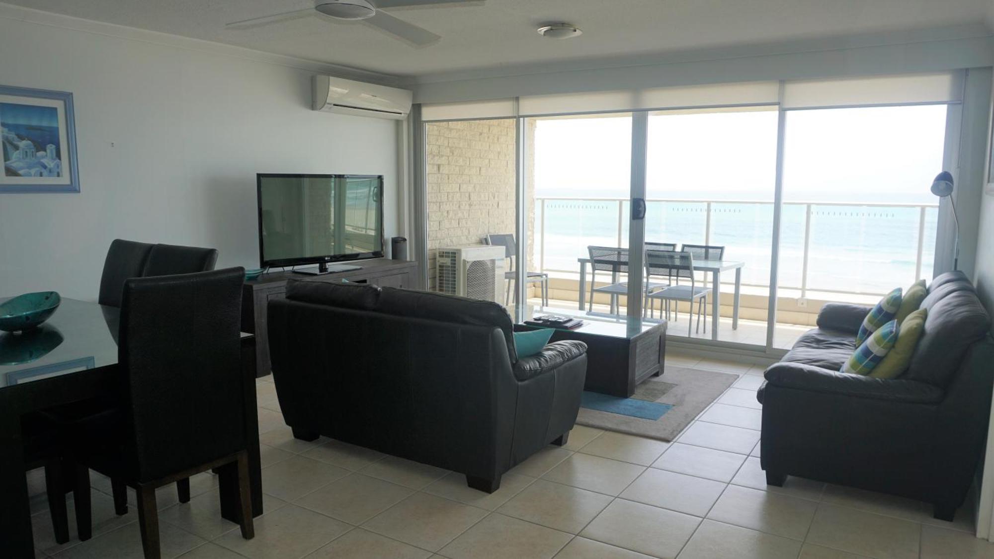 Pacific Surf Absolute Beachfront Aparthotel