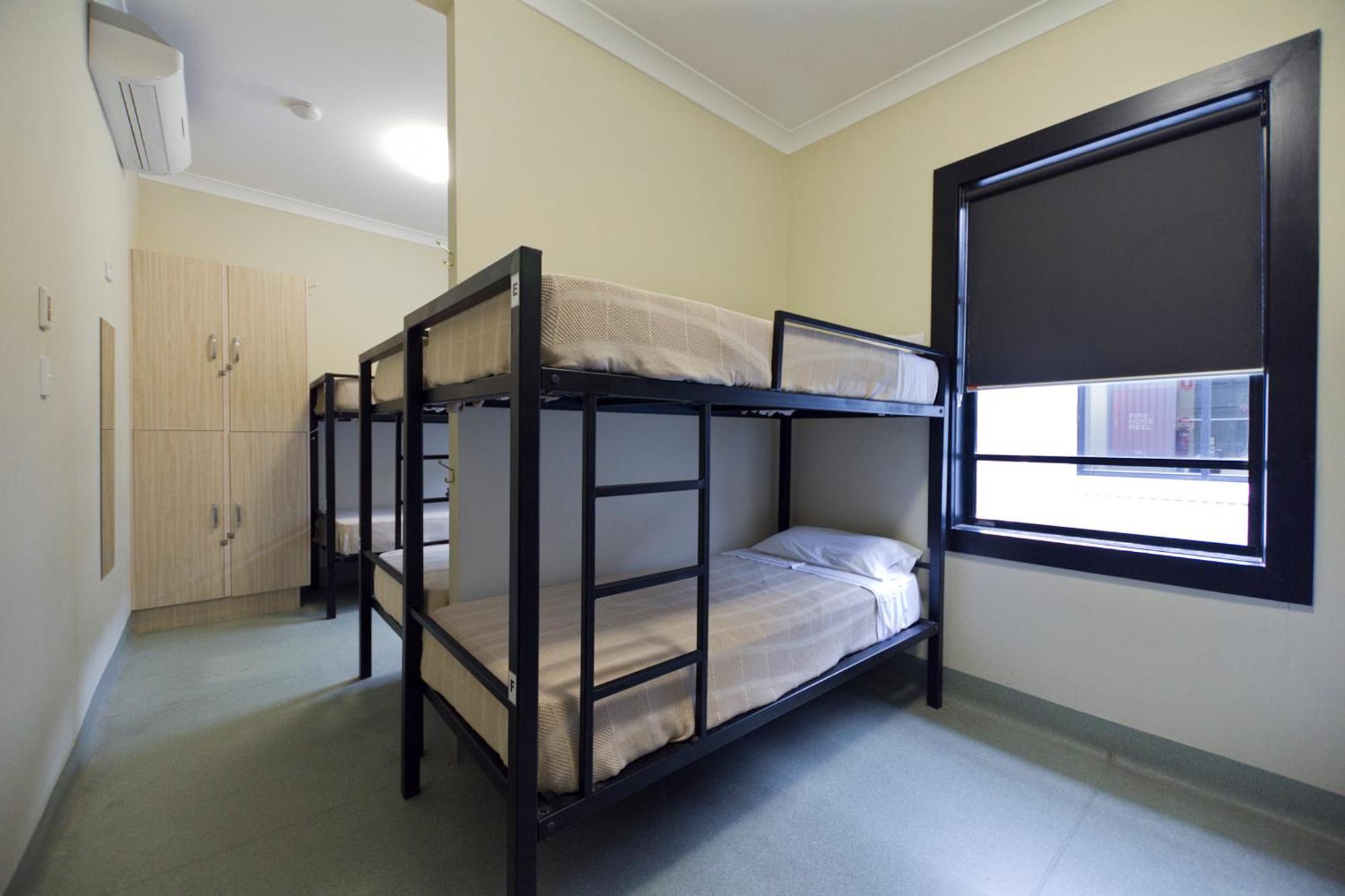 Coolangatta Sands Hotel Hostel