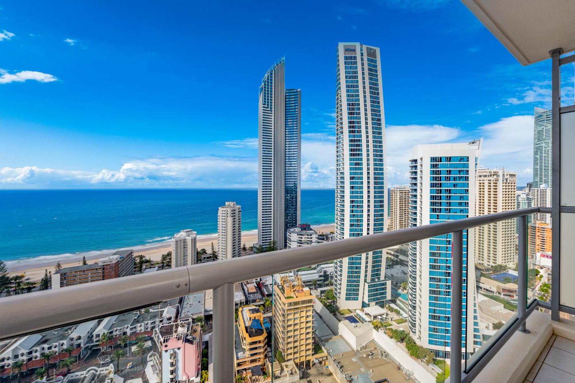 Spectacular Ocean View 3 Pools Gym And Sauna Apartment