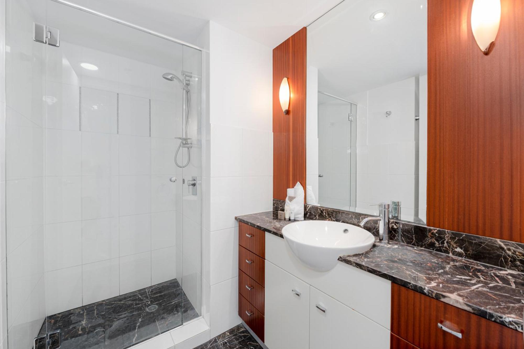 Spectacular Ocean View 3 Pools Gym And Sauna Apartment *