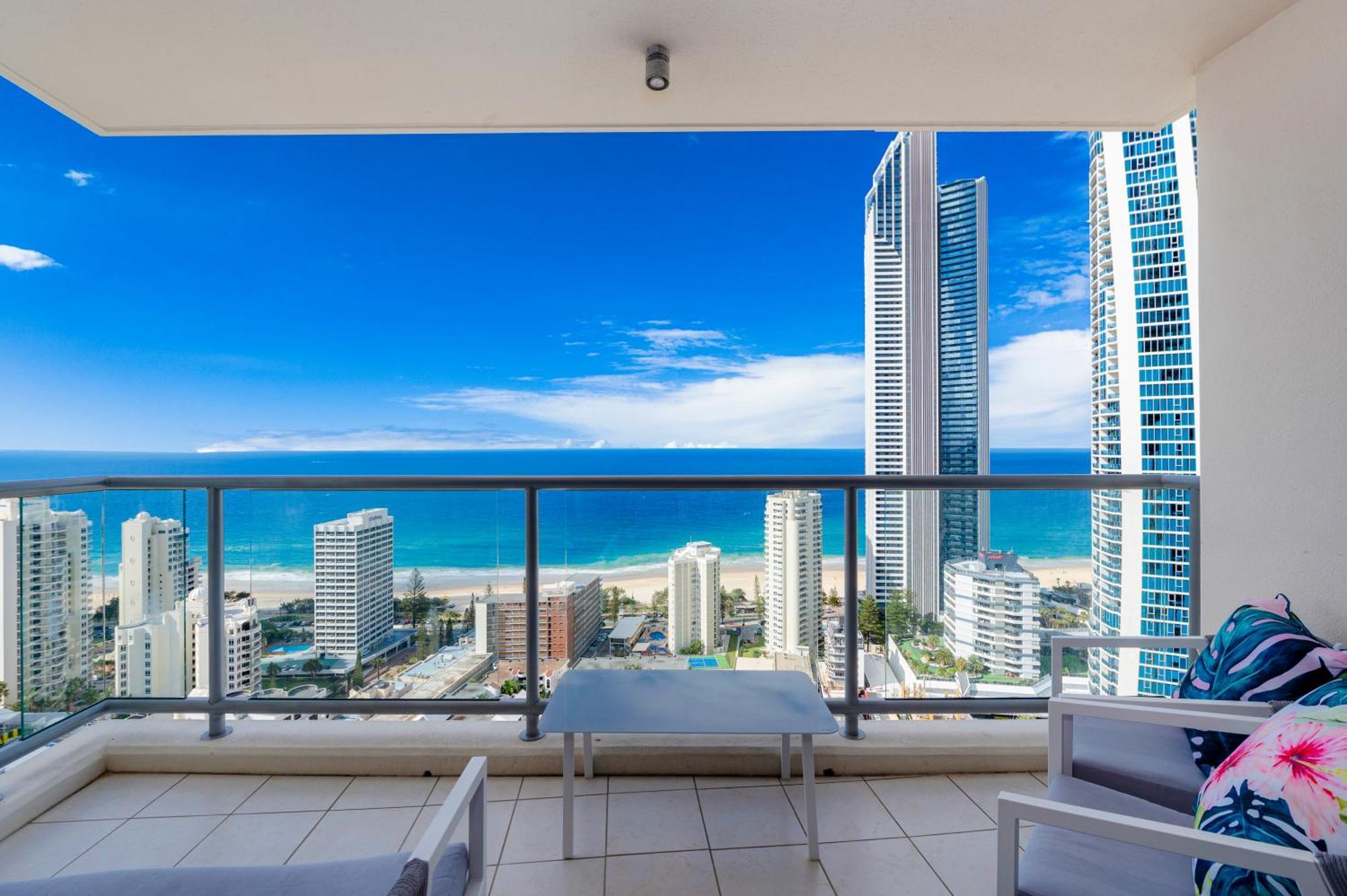 Apartment Spectacular Ocean View 3 Pools Gym And Sauna Gold Coast