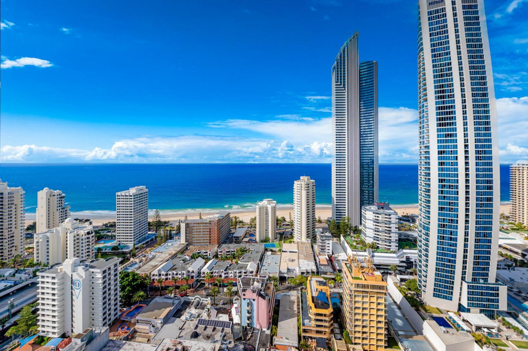 Spectacular Ocean View 3 Pools Gym And Sauna * Gold Coast