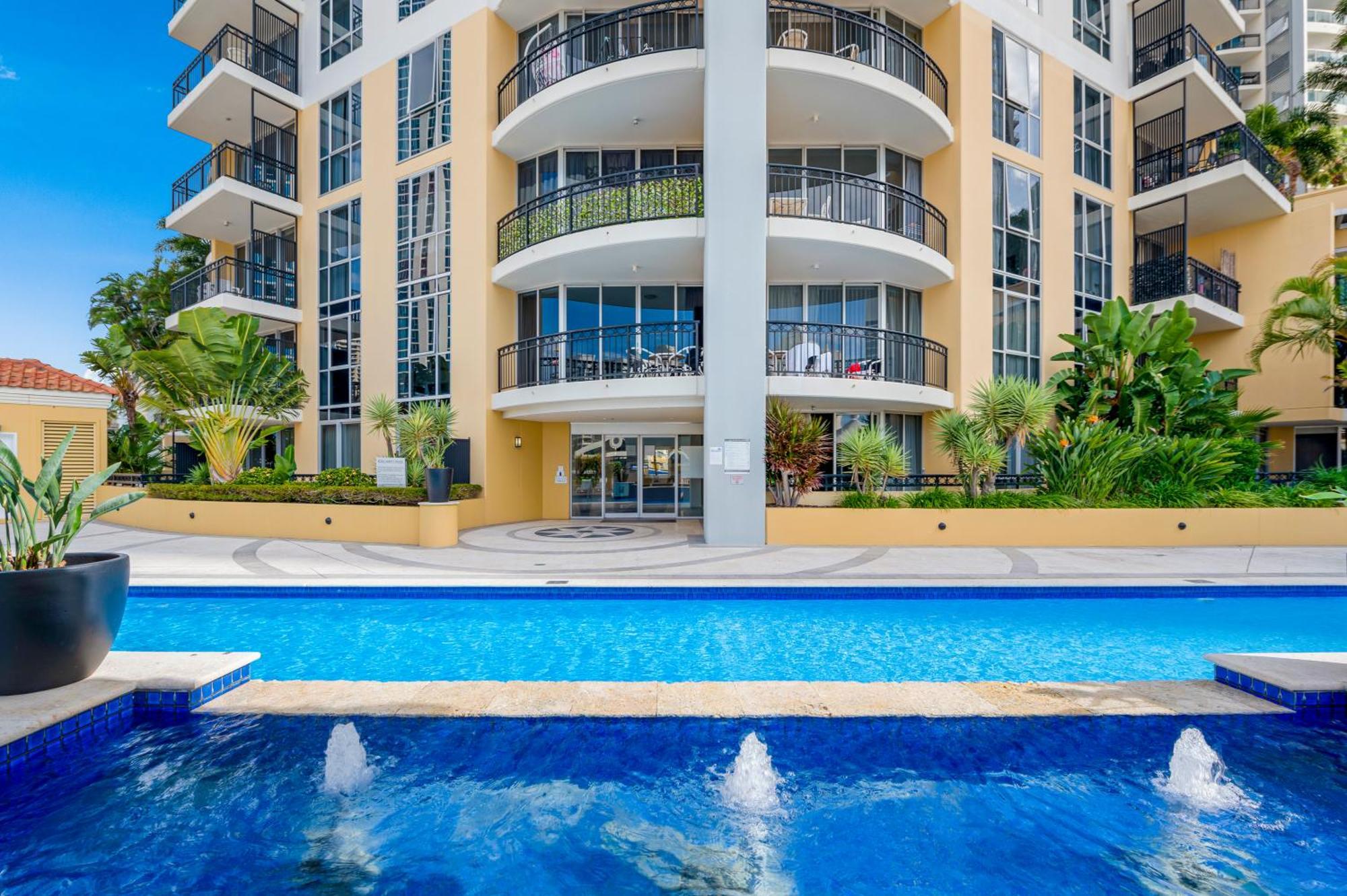 Spectacular Ocean View 3 Pools Gym And Sauna Apartment