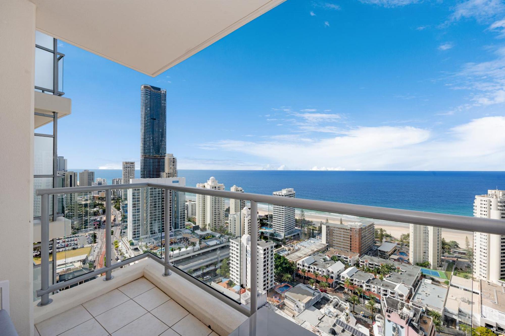 Spectacular Ocean View 3 Pools Gym And Sauna Apartment Gold Coast