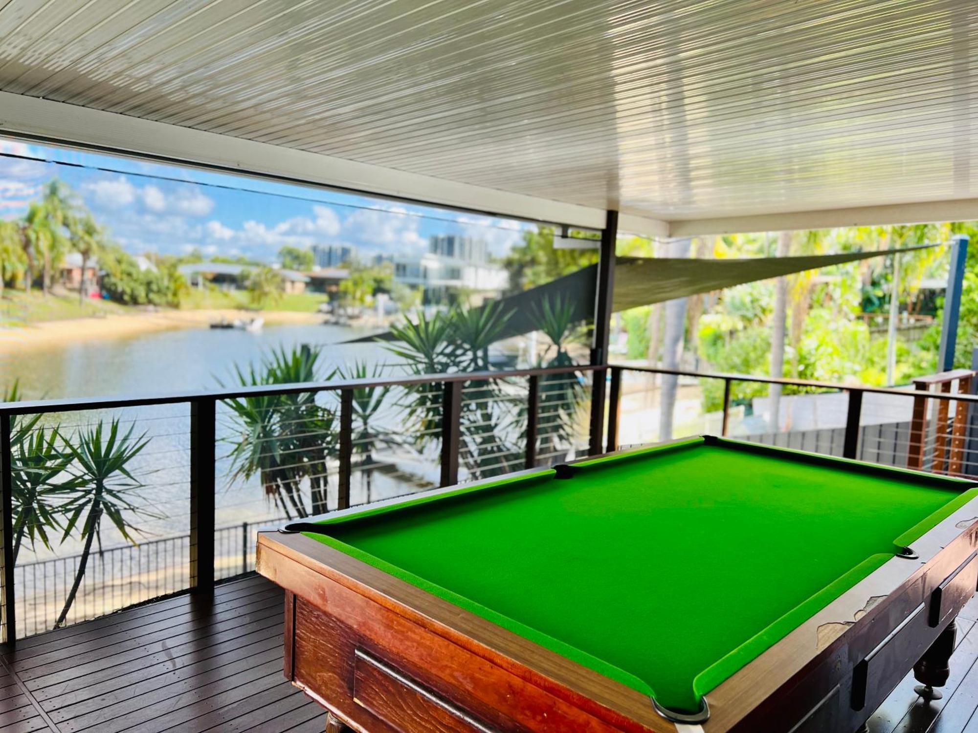 Holiday home Reflections Broadbeach- Heated Pool! Complete Waterfront Entertainer With Huge Deck, Pool Table And Pontoon Gold Coast