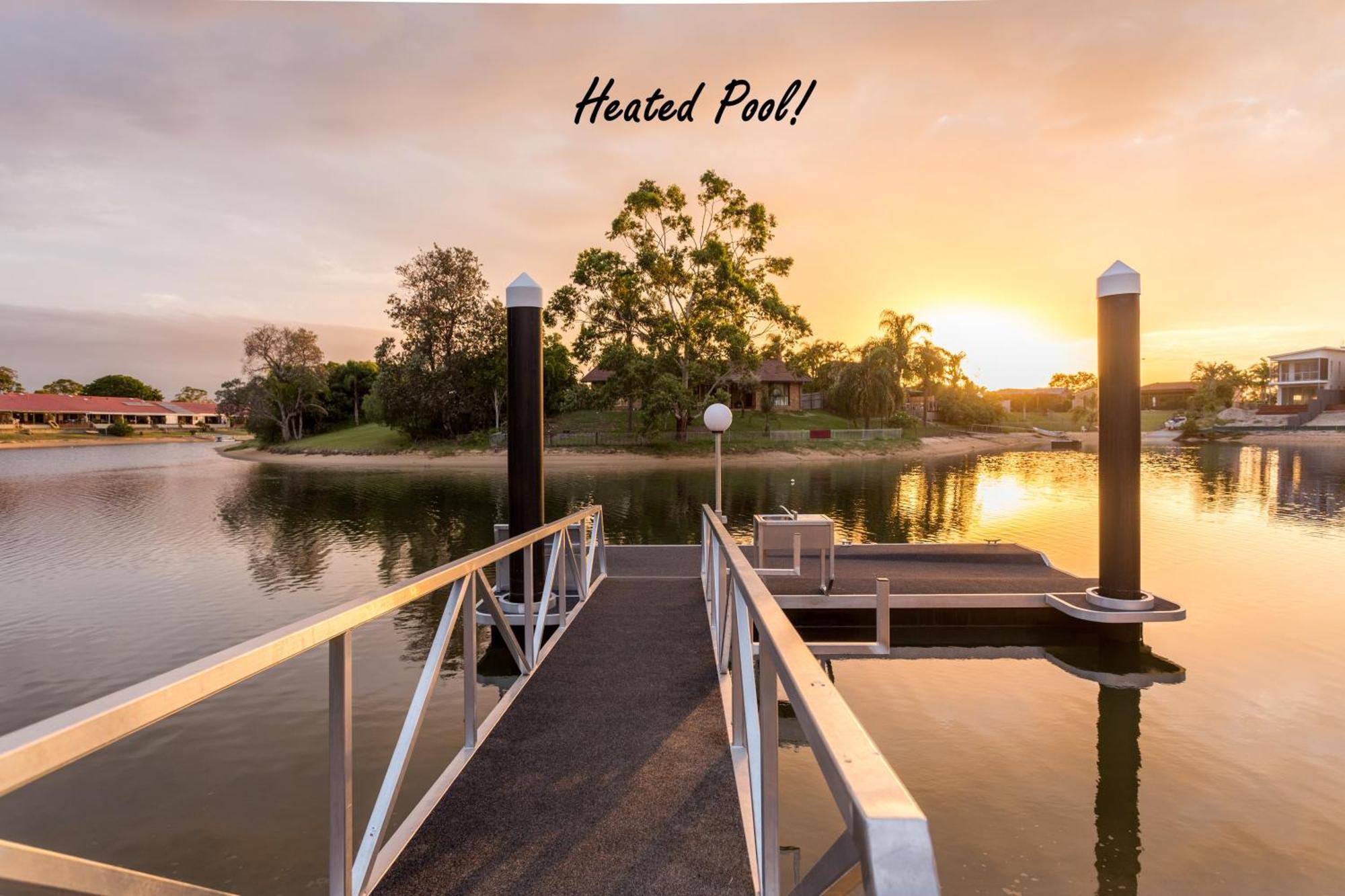 Reflections Broadbeach- Heated Pool! Complete Waterfront Entertainer With Huge Deck, Pool Table And Pontoon Gold Coast