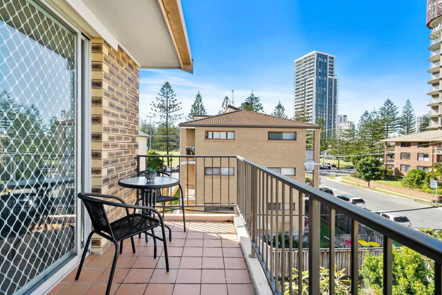 'golden State Of Mind' Coastal Haven In Broadbeach *