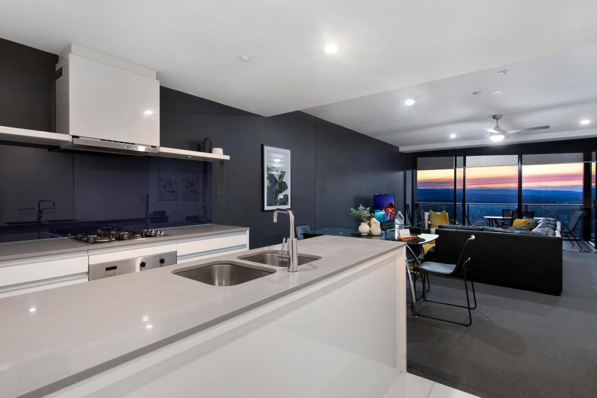 Self-contained At Circle On Cavill - Privately Managed - Wow Apartment Gold Coast
