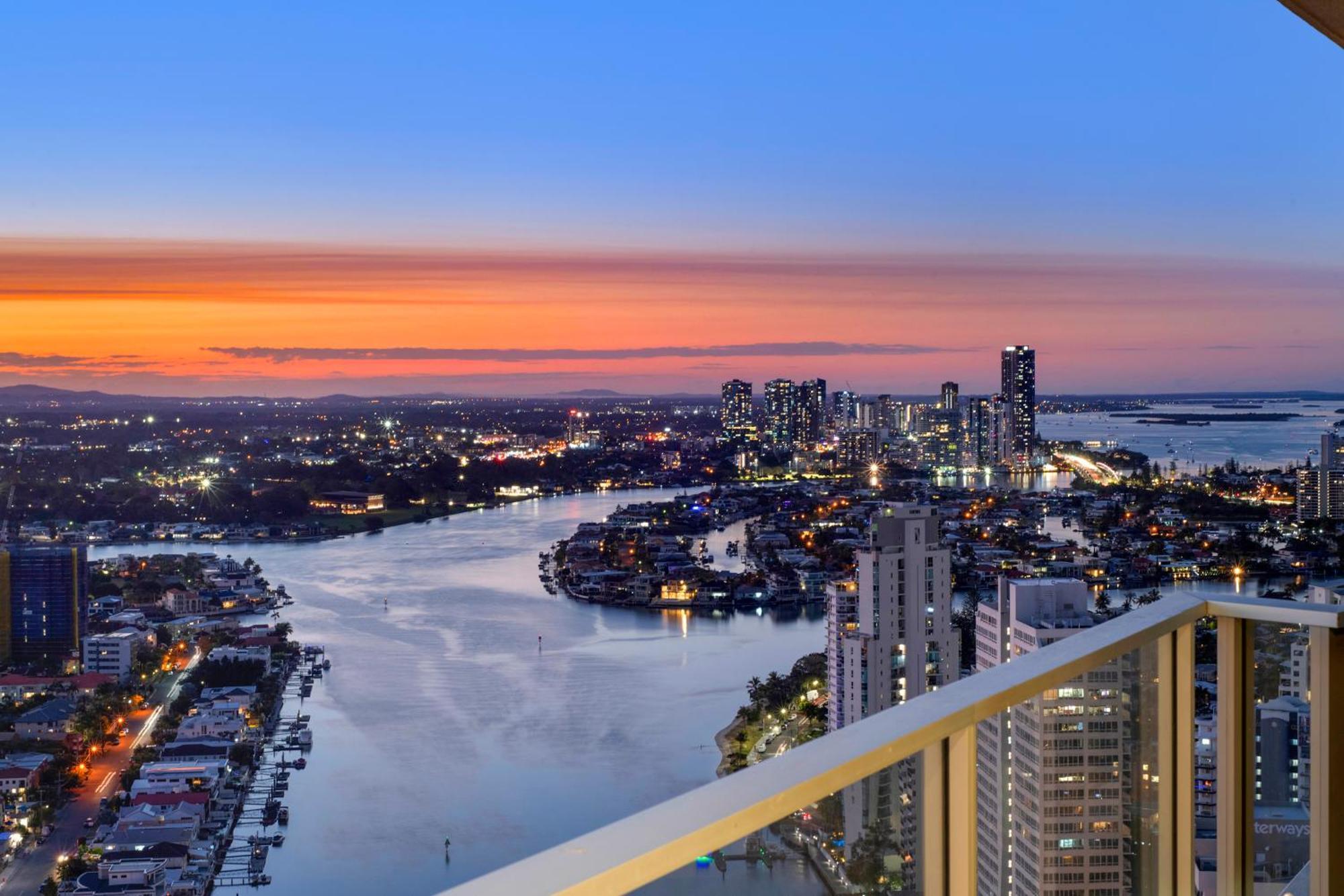 Apartment Self-contained At Circle On Cavill - Privately Managed - Wow Gold Coast